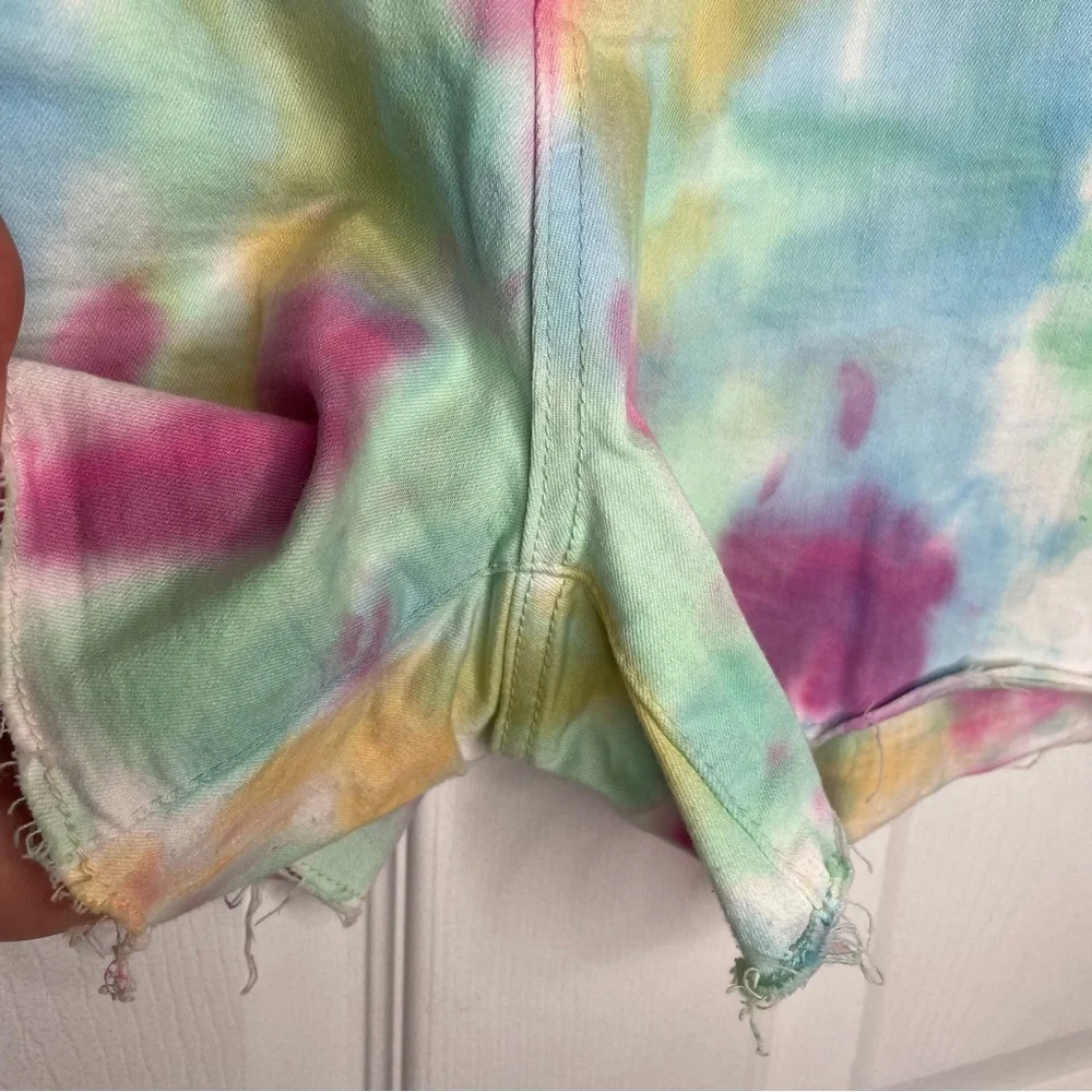 Judy Blue Mid Rise Tie Dye Cut Off Shorts Hippie Stretch Boho Y2K in Rainbow M - Picture 8 of 12